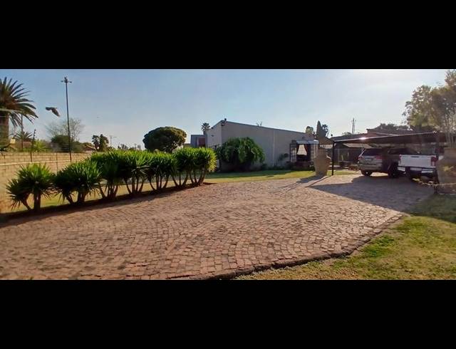 2 BEDROOM PROPERTY TO RENT IN ELOFF